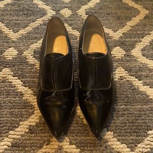 7.5 Nine West black tuxedo flats